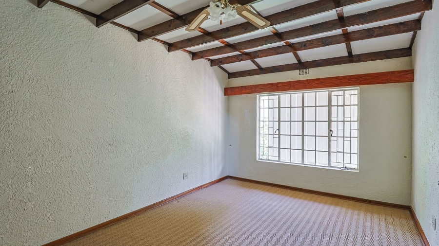 5 Bedroom Property for Sale in Protea Park North West